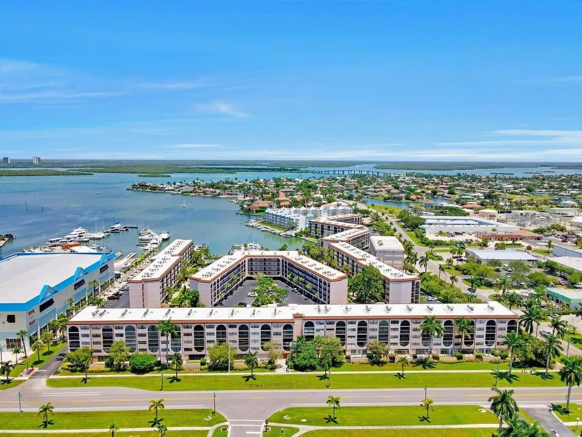 Anglers Cove A-406 Holiday home Marco Island