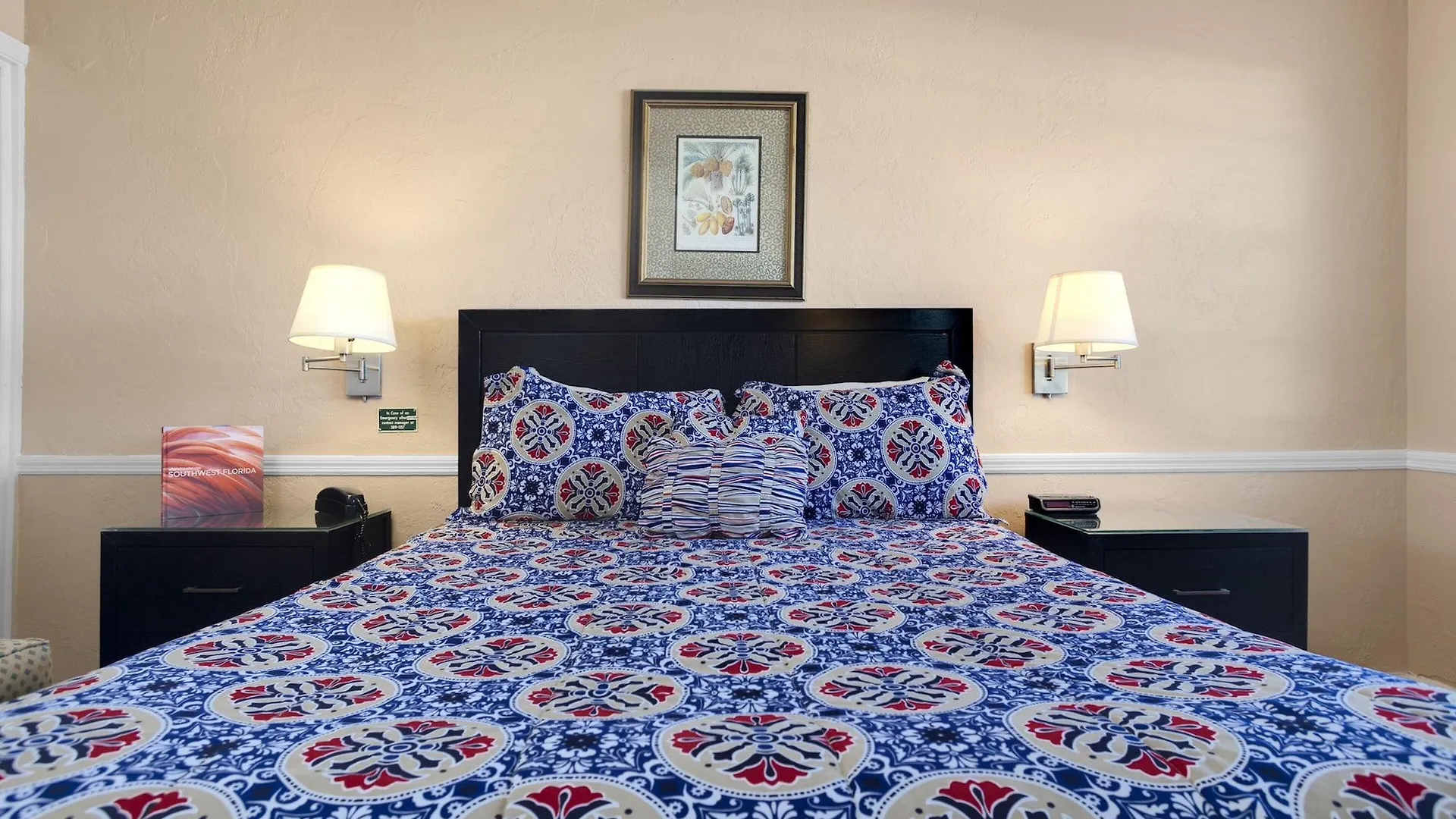 The Boathouse Motel 3*