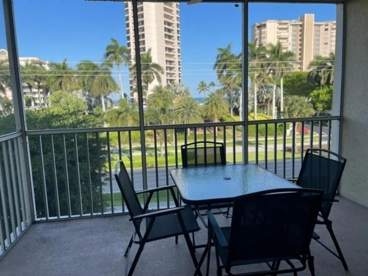 Holiday home Completely Remodeled I Block Away From Free Access Marco Island