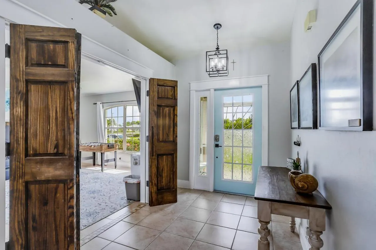 Sun-drenched Sojourn Casa vacanze