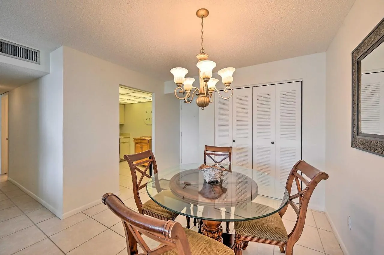 Apartment Beachfront With Pool Access!