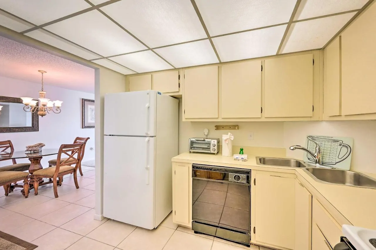 Beachfront With Pool Access! *