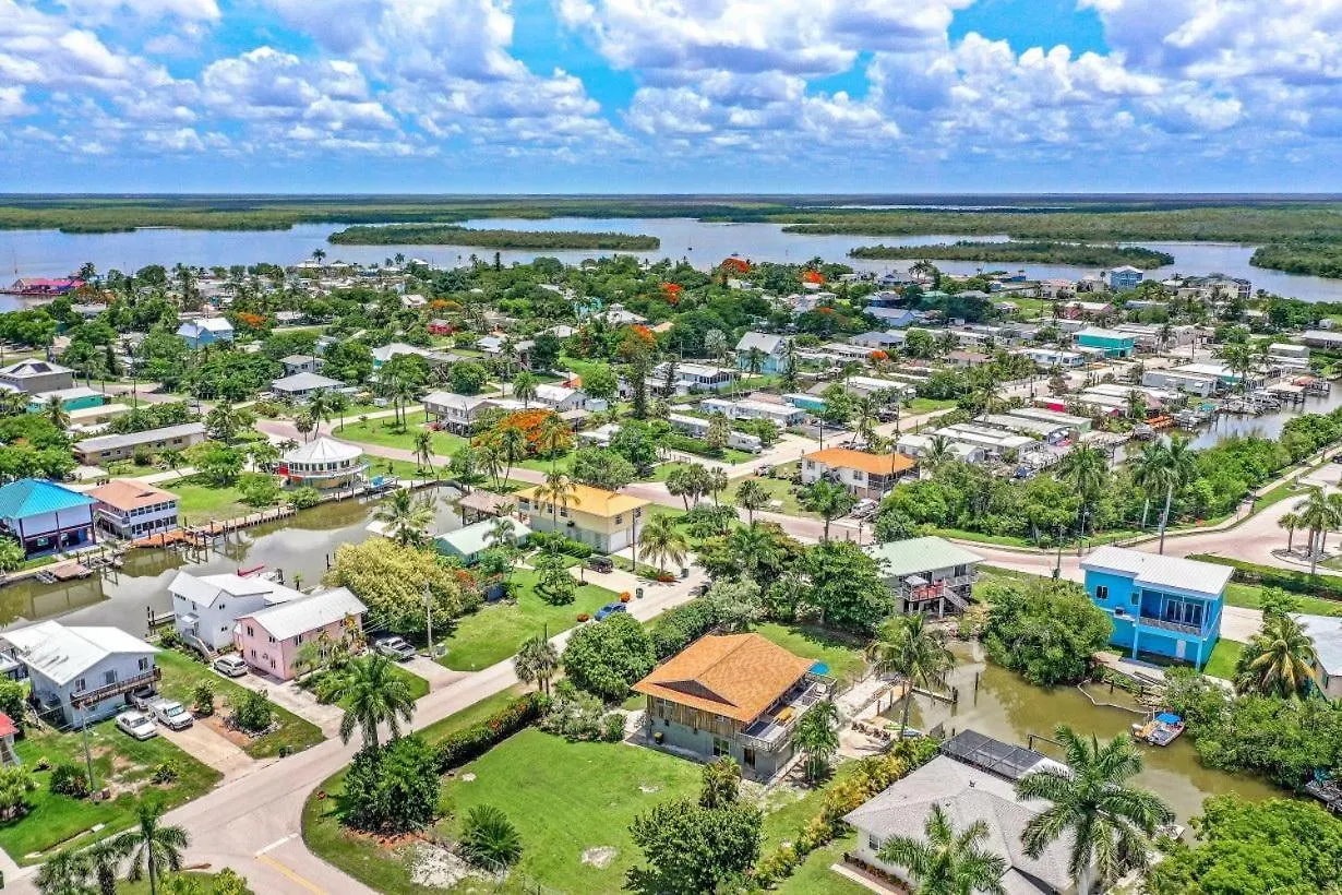 670 West Palm Avenue Marco Island