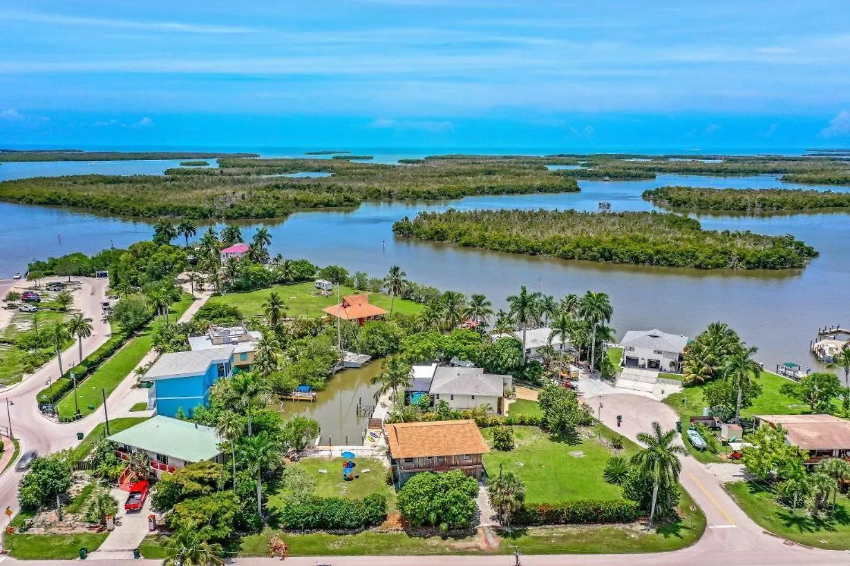 670 West Palm Avenue * Marco Island