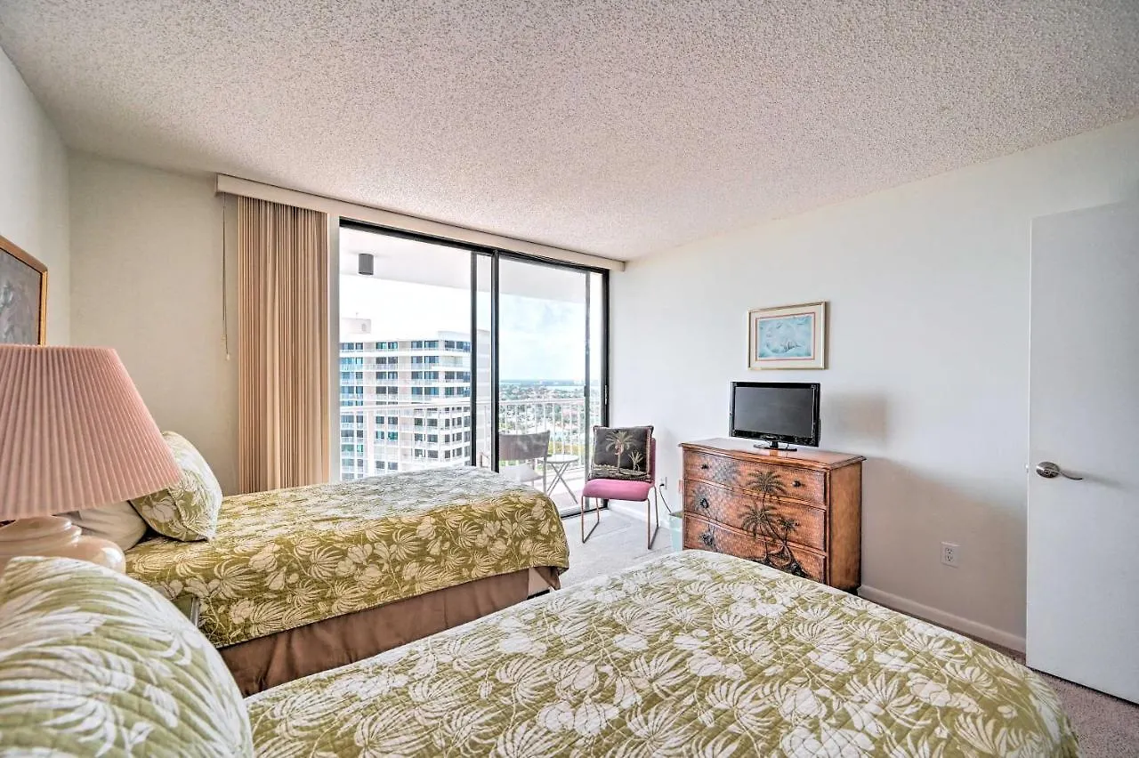 Apartment Beachfront With Pool Access! *