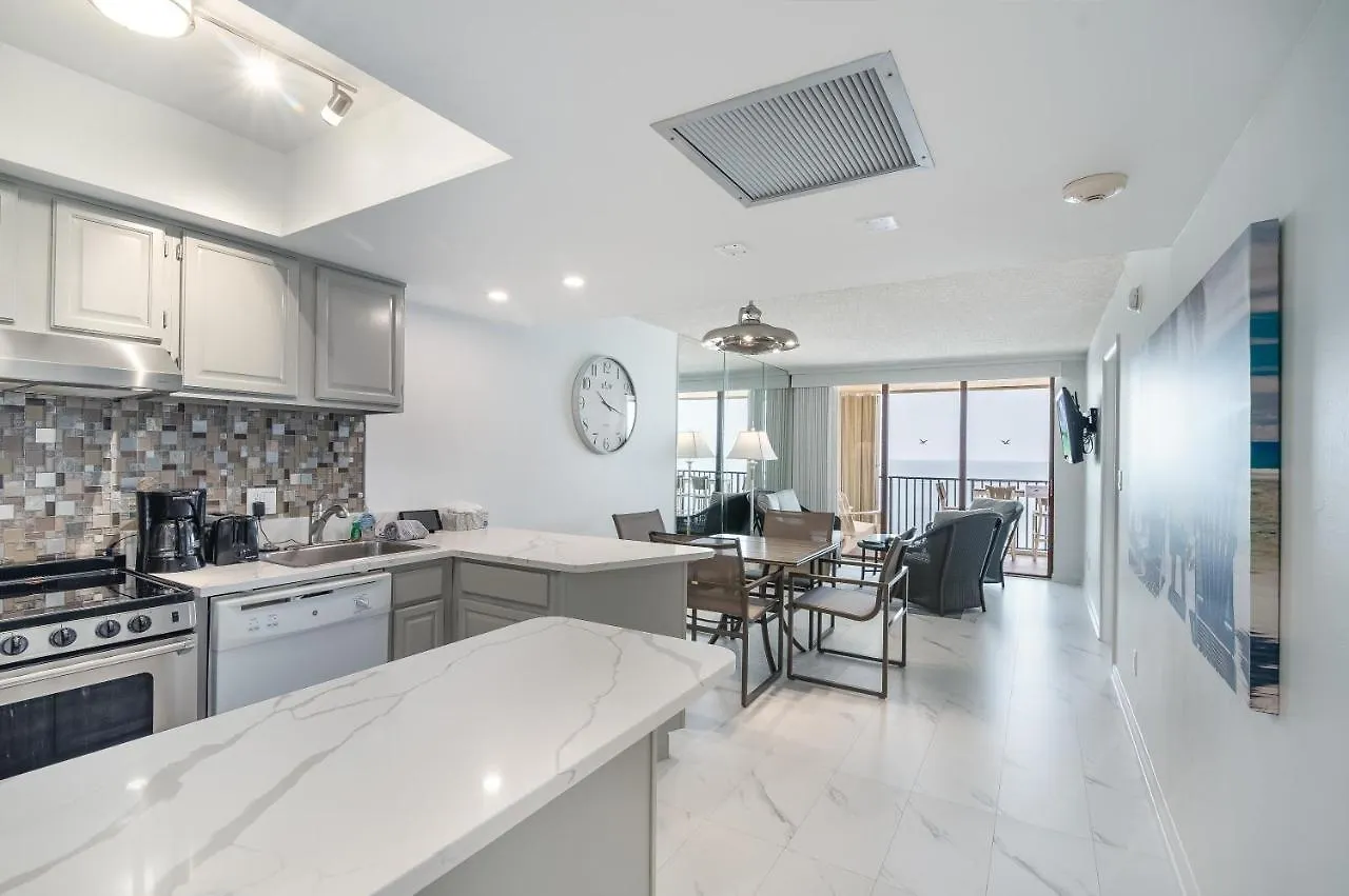 The Sea-winds I Renovated Beachfront 2 Bed 2 Bath Holiday home