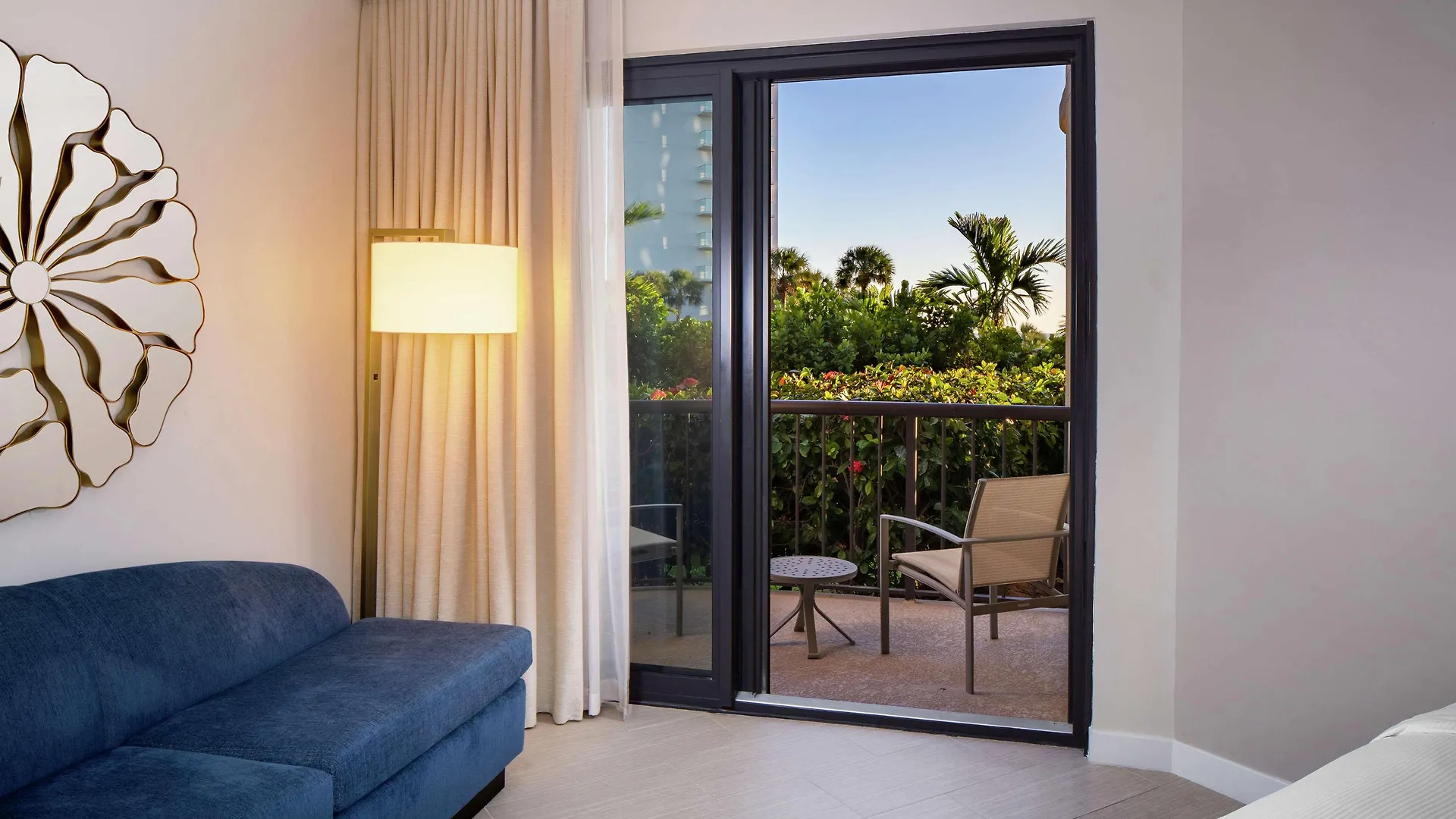 Hilton And 3* Marco Island
