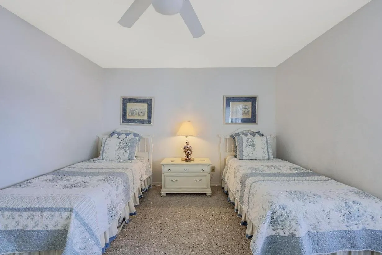 Grand Bay 115