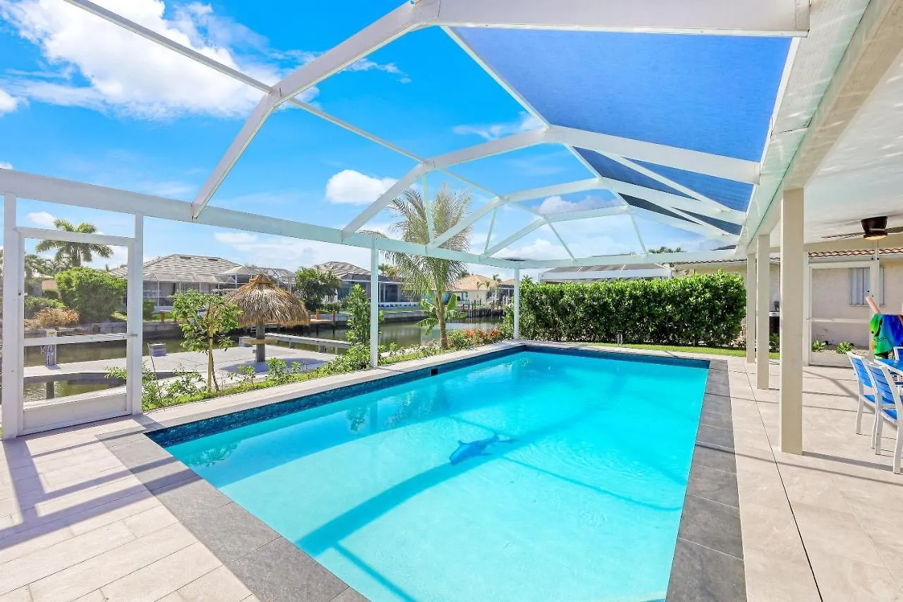 Waterfront Oasis Re-done Throughout! 1 Mile From Winterberry Access Pt Marco Island