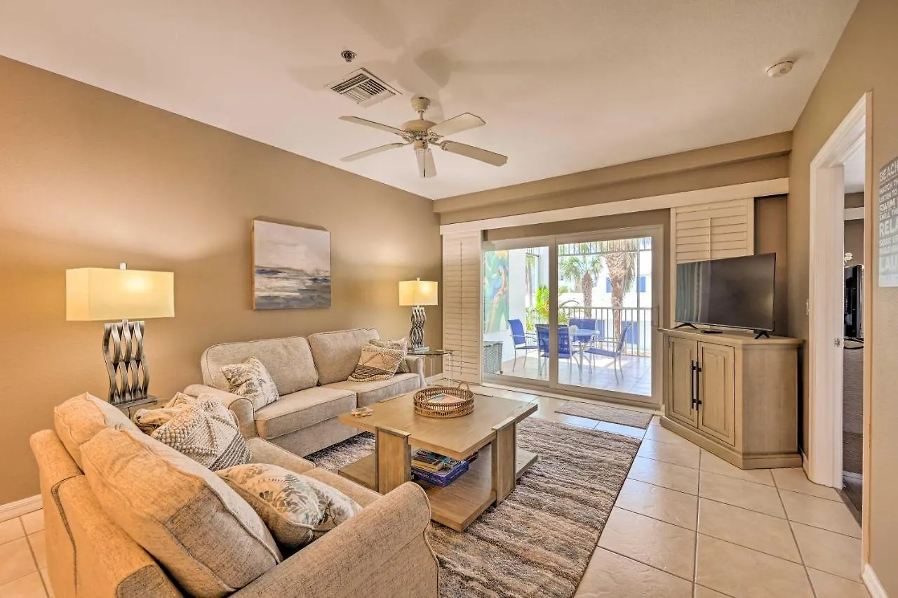 With Shared Pool And Hot Tub! Apartment Marco Island
