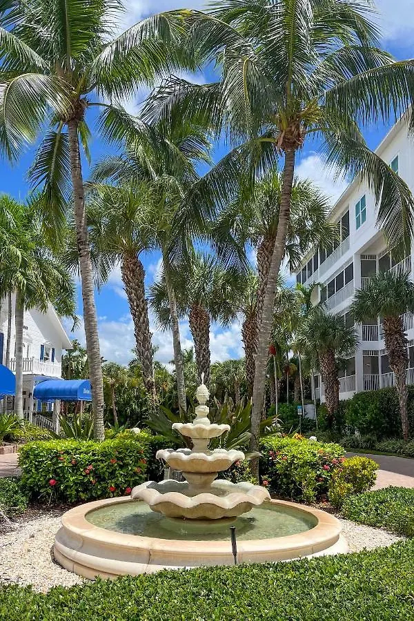 With Shared Pool And Hot Tub! * Marco Island