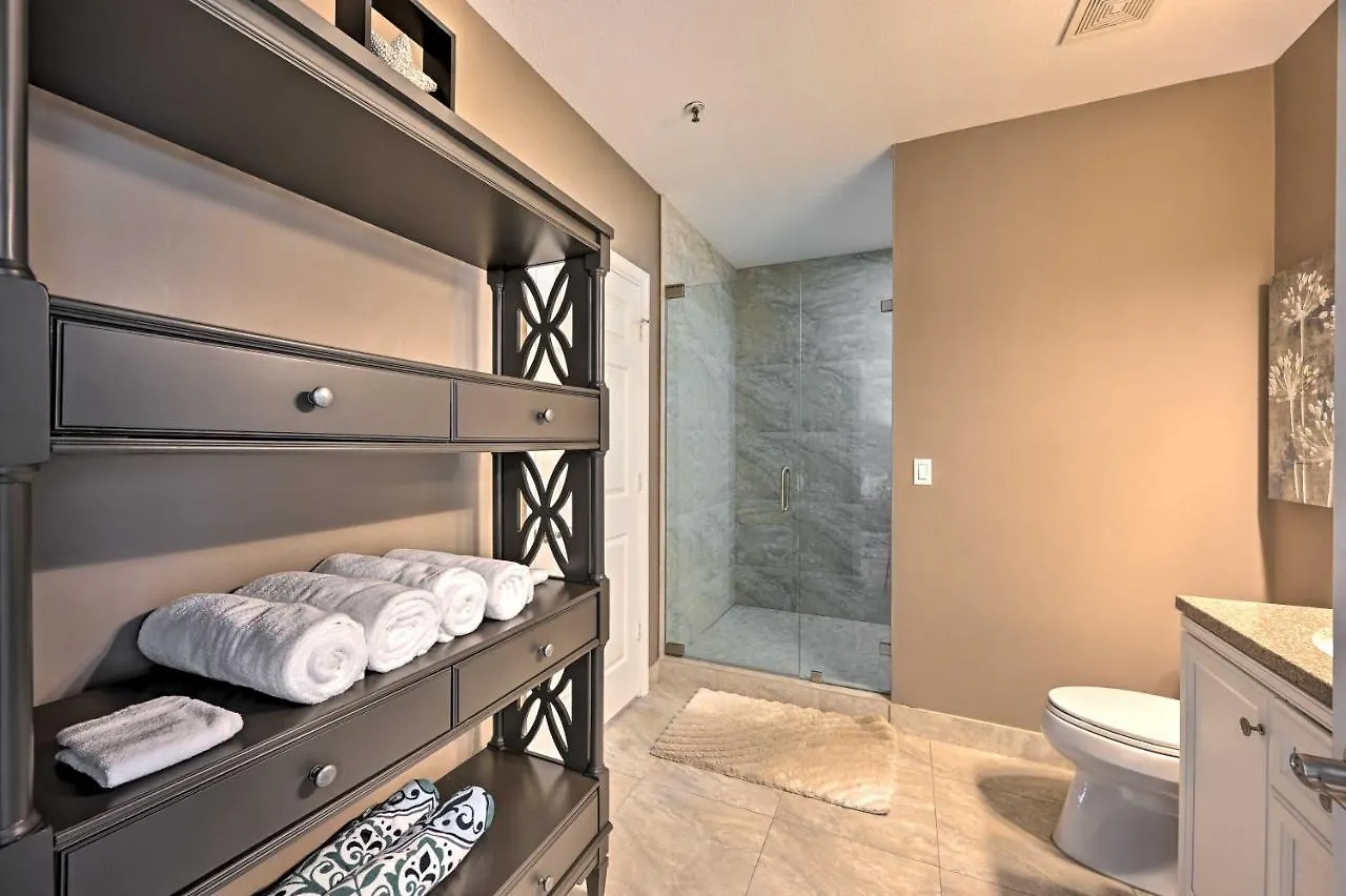 With Shared Pool And Hot Tub! Marco Island