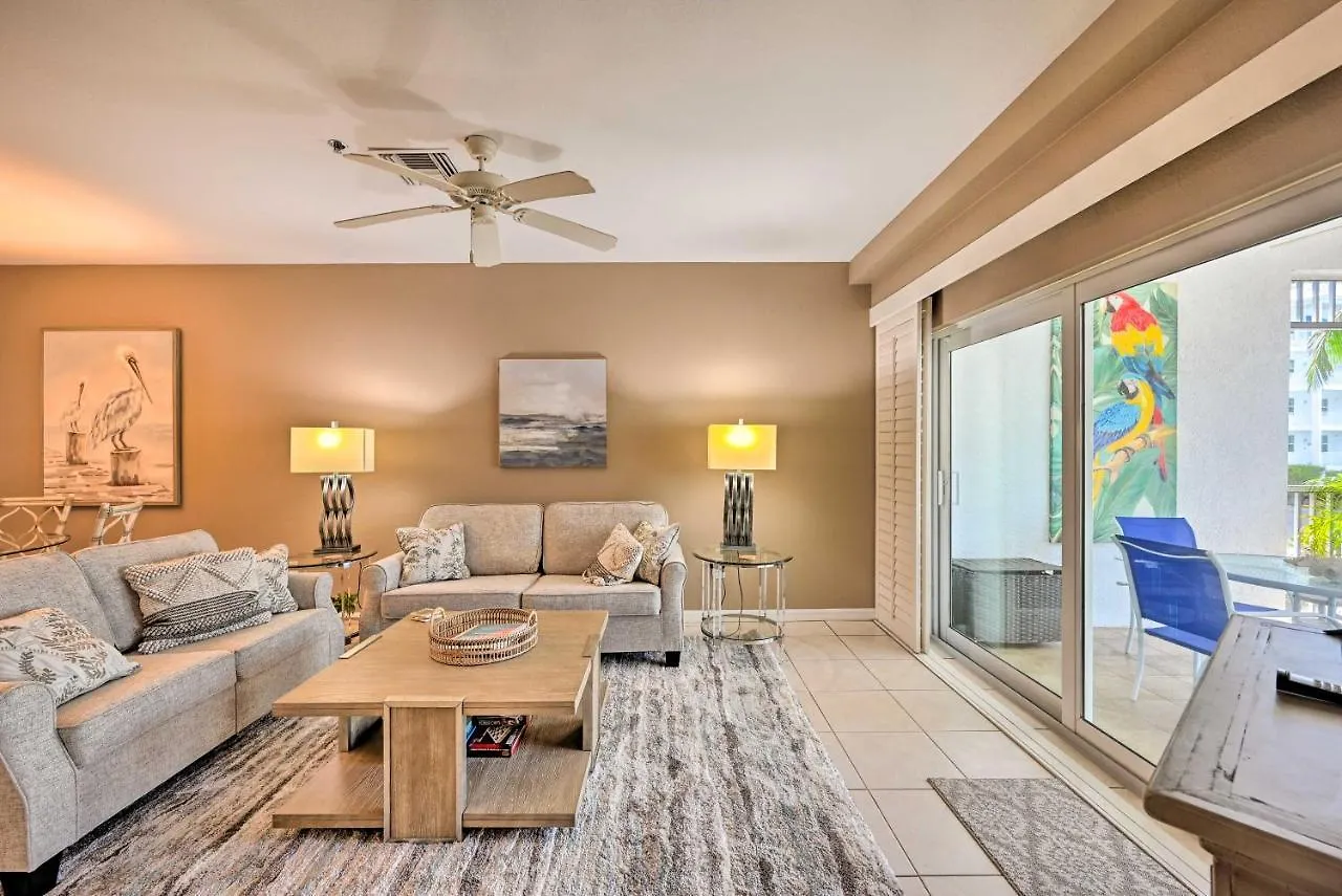 With Shared Pool And Hot Tub! Marco Island