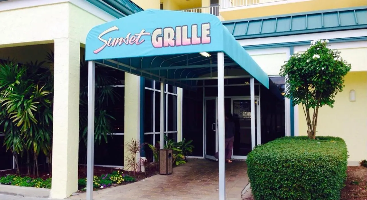 Soft, Sandy Beaches I Long Views From Premiere Over-sized Balcony! * Marco Island