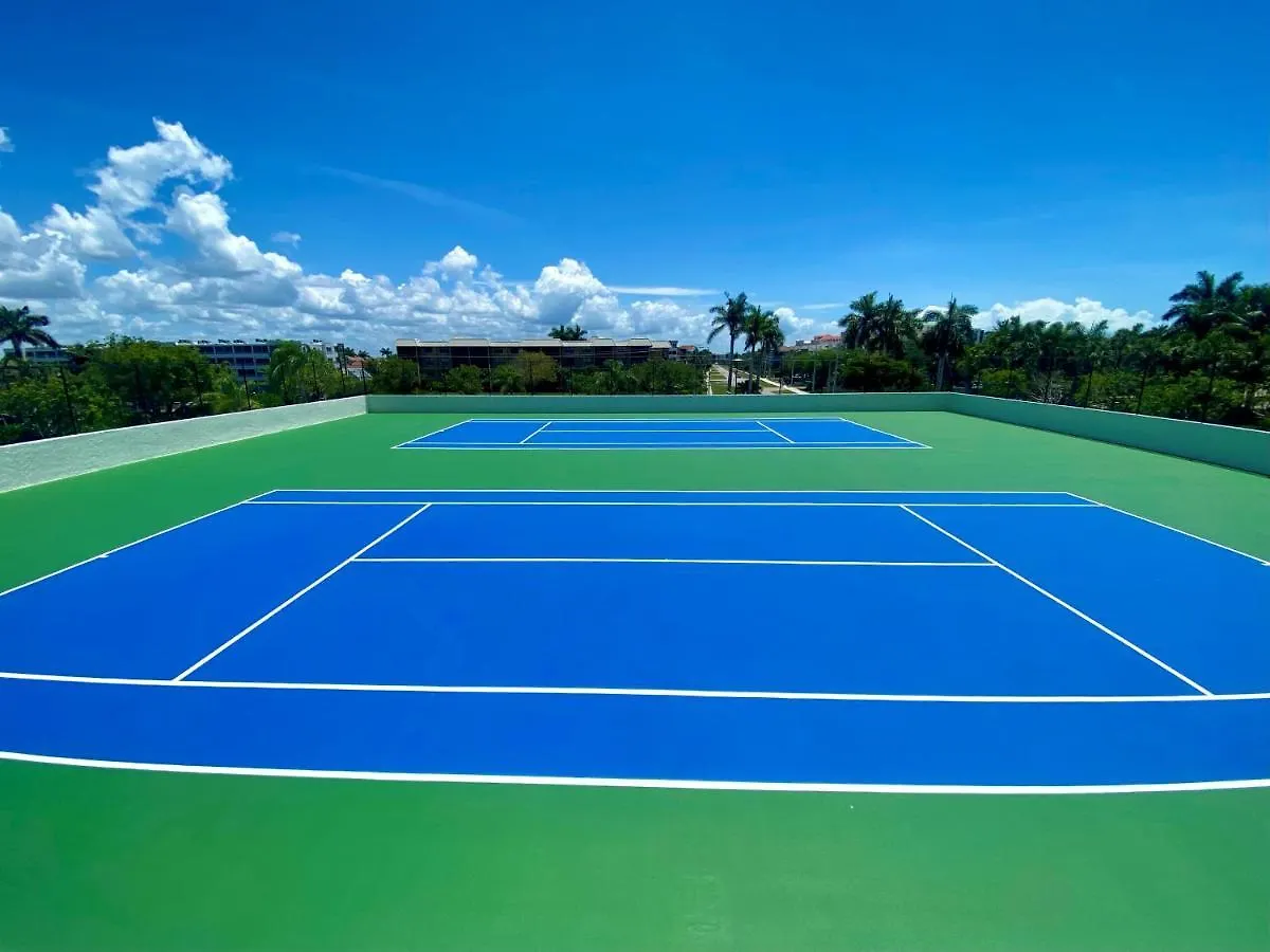 Soft, Sandy Beaches I Long Views From Premiere Over-sized Balcony! * Marco Island