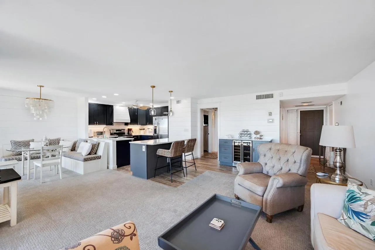 Magnificent Gulf View Apartment Marco Island