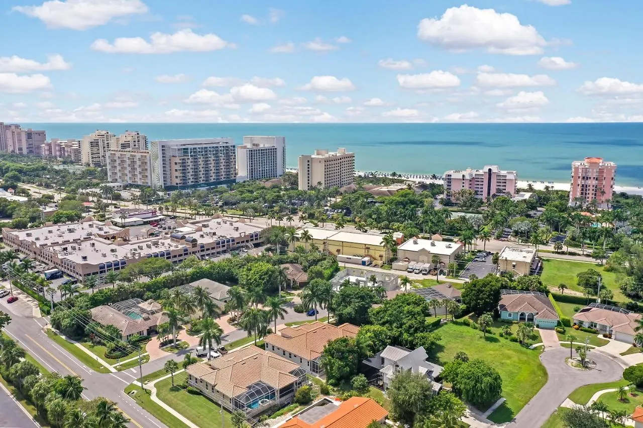 970 Lido Court Holiday home Marco Island