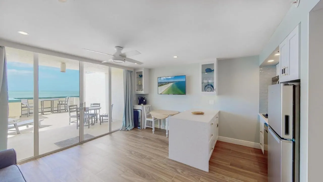 Holiday home Soft, Sandy Beaches I Long Views From Premiere Over-sized Balcony! *