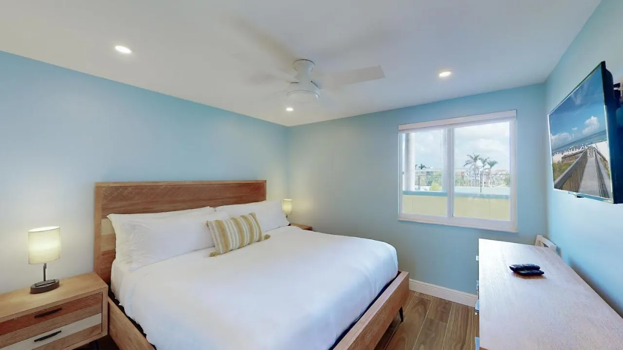 Holiday home Soft, Sandy Beaches I Long Views From Premiere Over-sized Balcony! *
