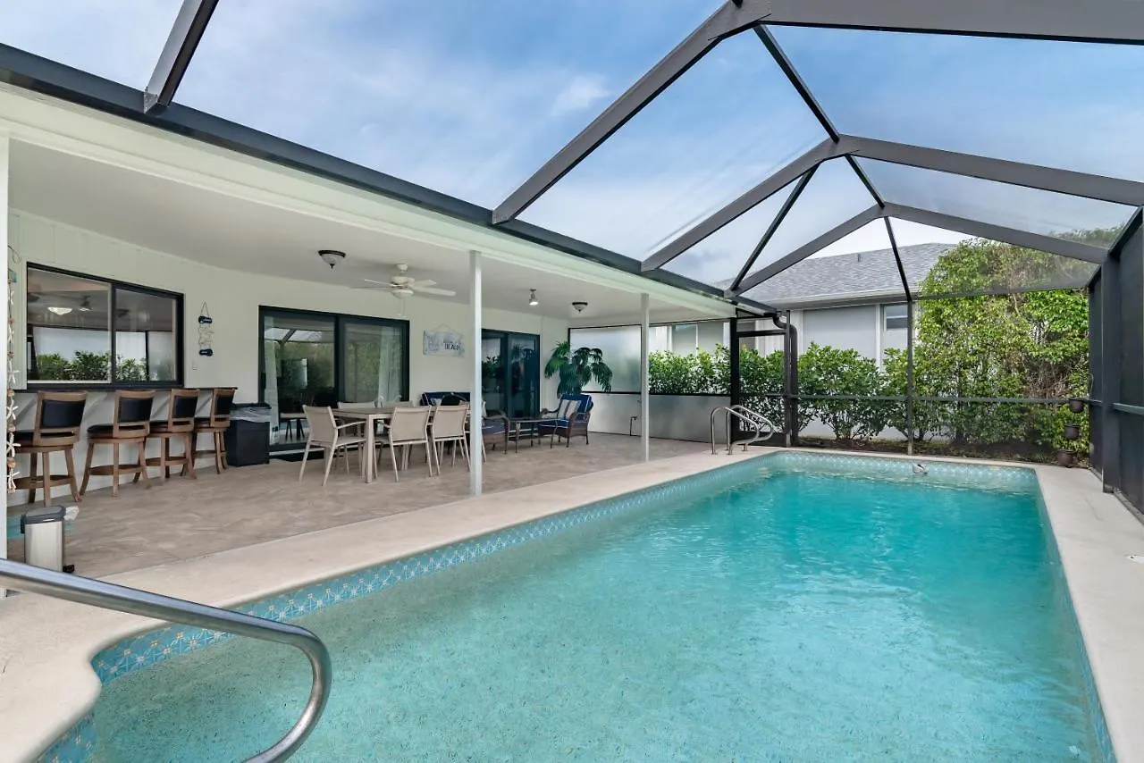 Perfect Location 5 Min Walk To Access * Marco Island