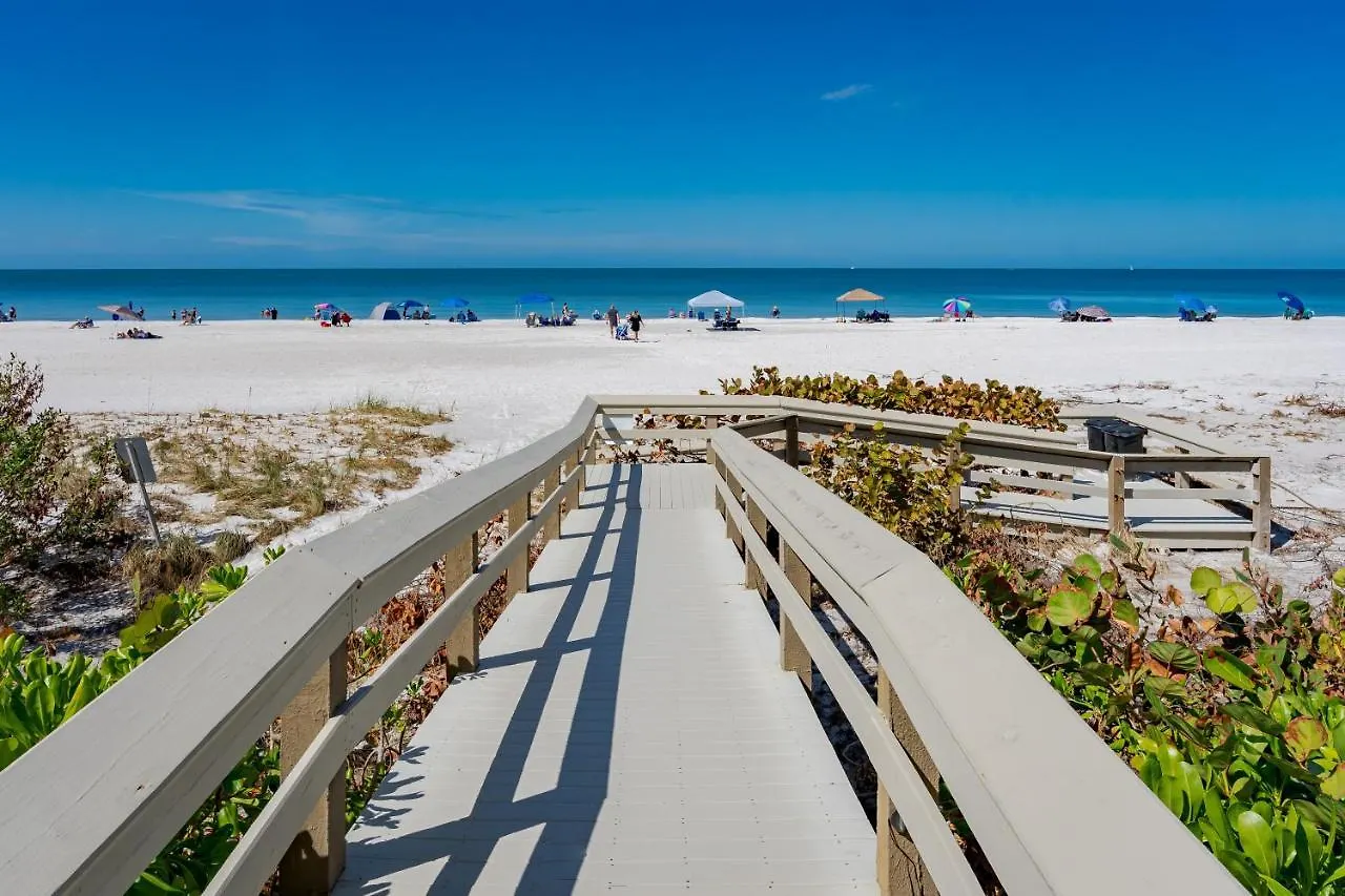Holiday home Charming 2 Bed South End Beachfront At Popular Seawinds