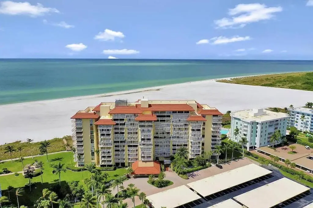 Apartment Unobstructed Gulf Views & Direct Access ! *