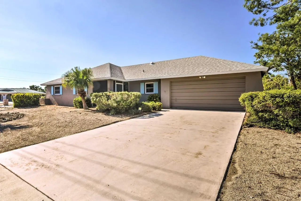 Breezy With Pool - Walk To Beach! Holiday home