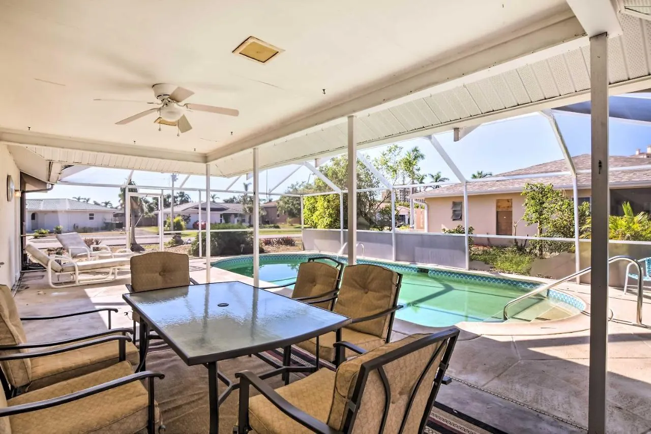 Breezy With Pool - Walk To Beach! Marco Island