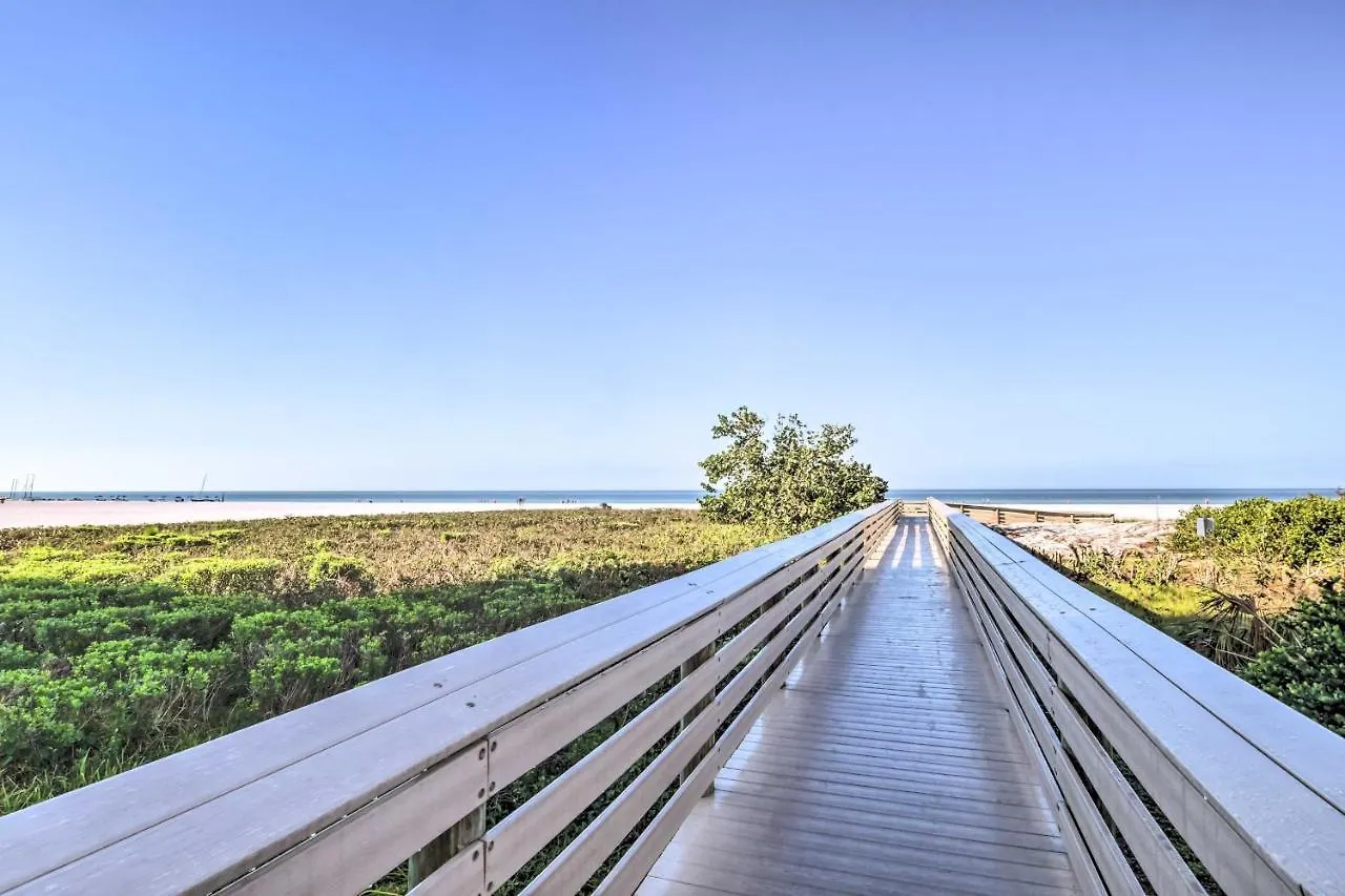 Holiday home Breezy With Pool - Walk To Beach! Marco Island