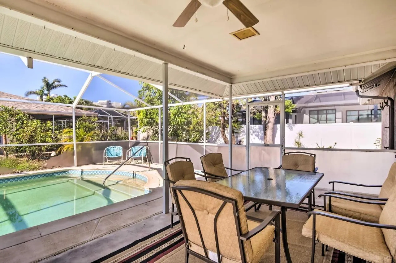 Breezy With Pool - Walk To Beach! Holiday home *