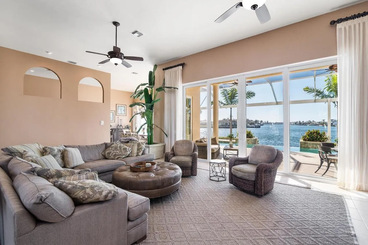 Southern Exposure I Waterfront 5 Bed House I Wide Water Views Of Landmark Bay