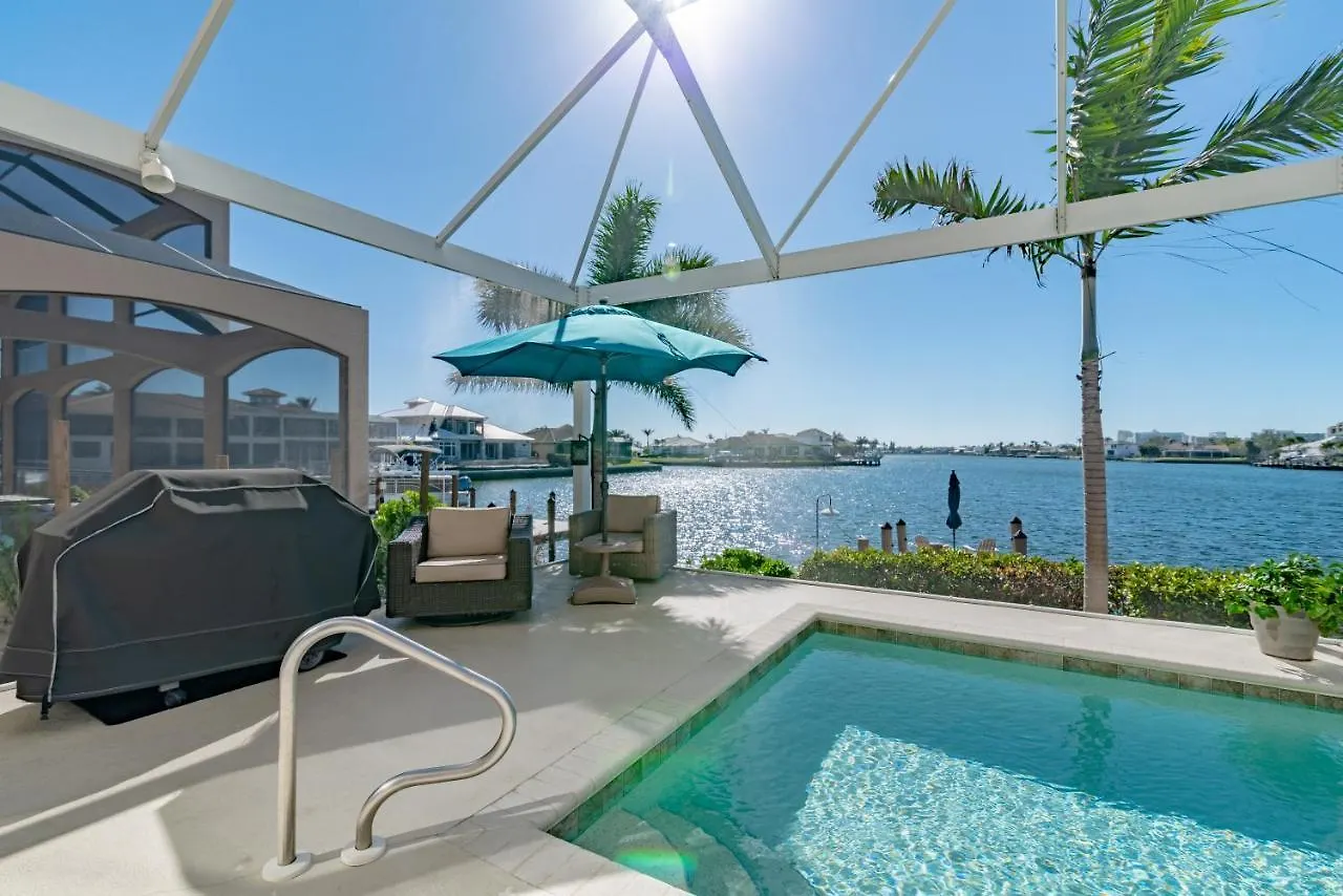 Holiday home Southern Exposure I Waterfront 5 Bed House I Wide Water Views Of Landmark Bay