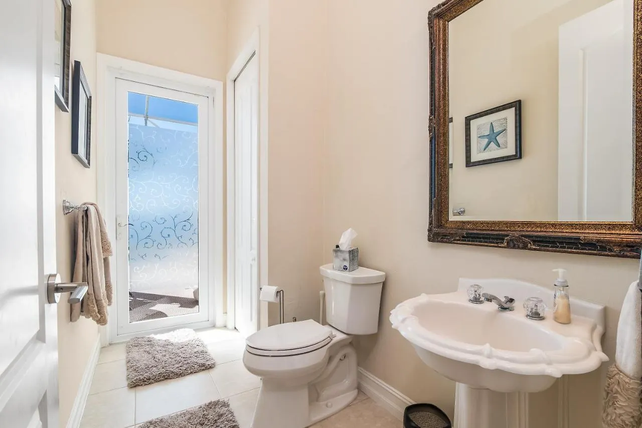 Holiday home Southern Exposure I Waterfront 5 Bed House I Wide Water Views Of Landmark Bay