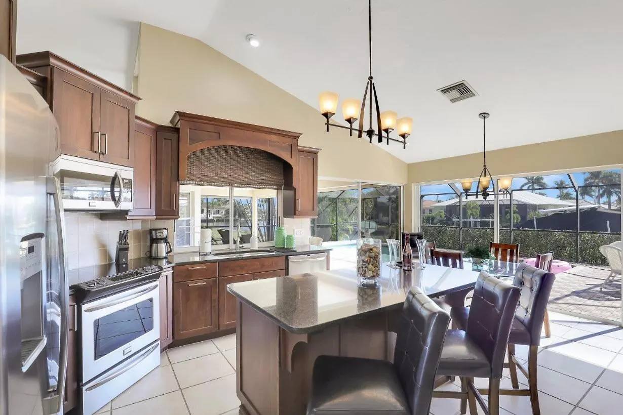 1221 Lamplighter Court * Marco Island