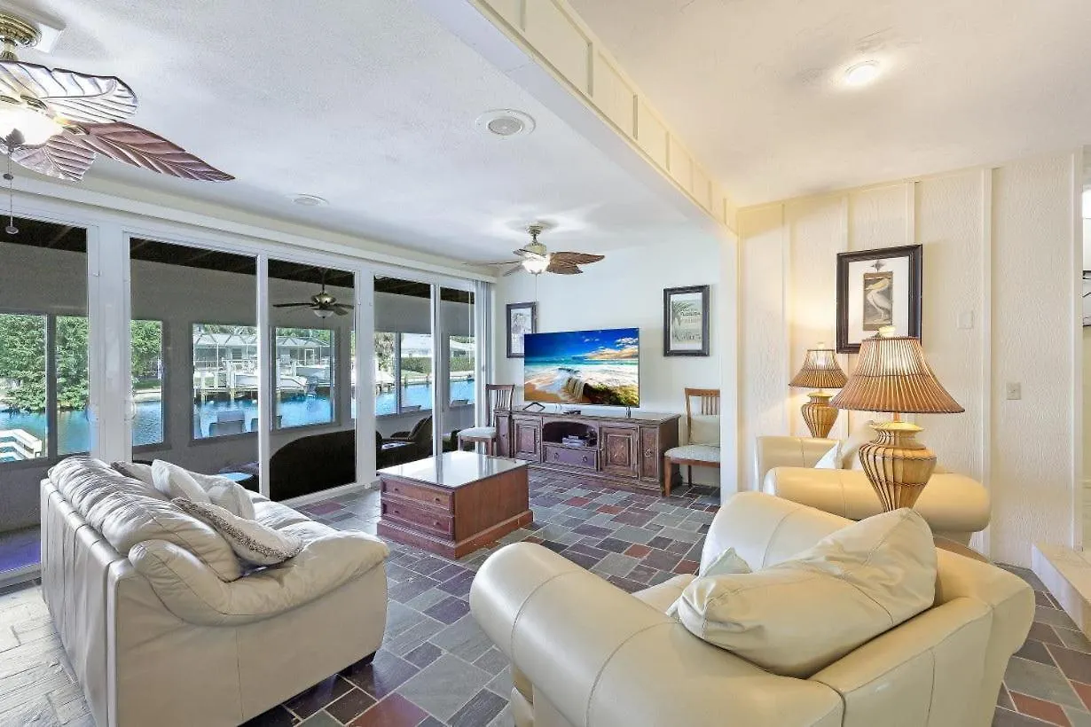775 Willow Court Holiday home *