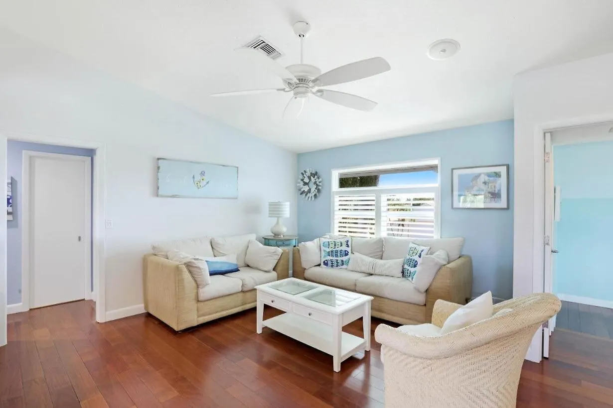1187 Bond Court Holiday home Marco Island