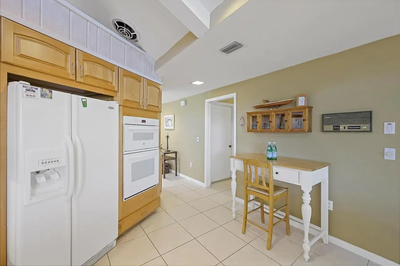 Holiday home 429 North Barfield Drive *
