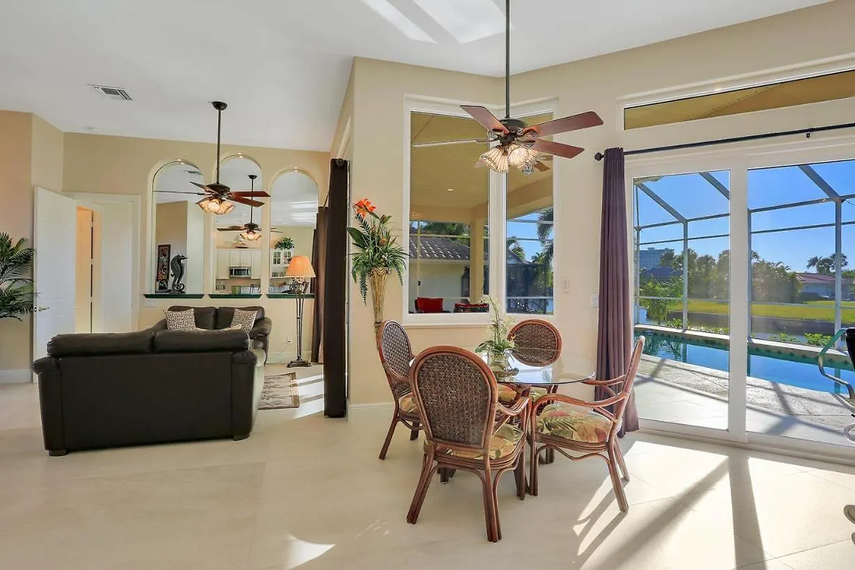 Holiday home 520 Century Drive