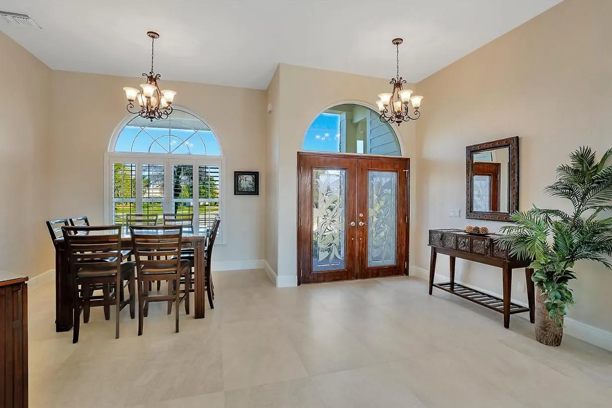 Holiday home 520 Century Drive