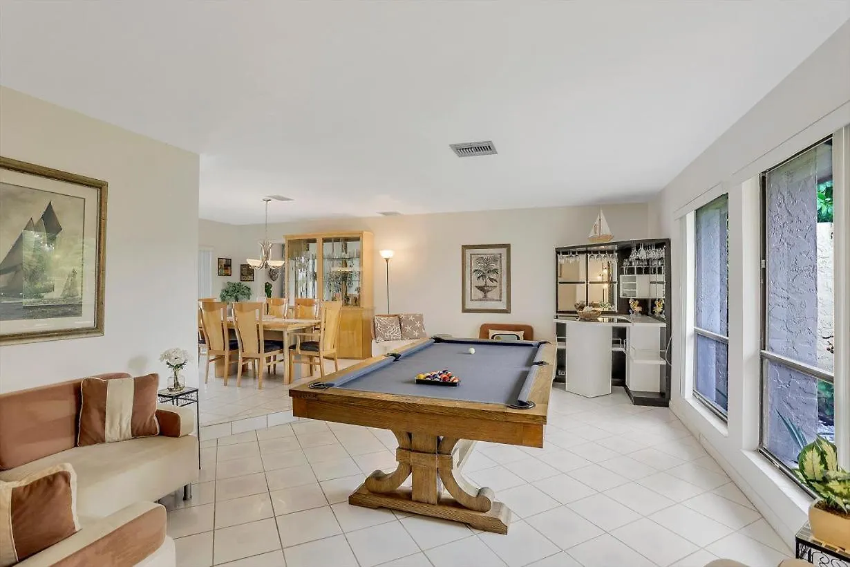 187 Starfish Court * Marco Island