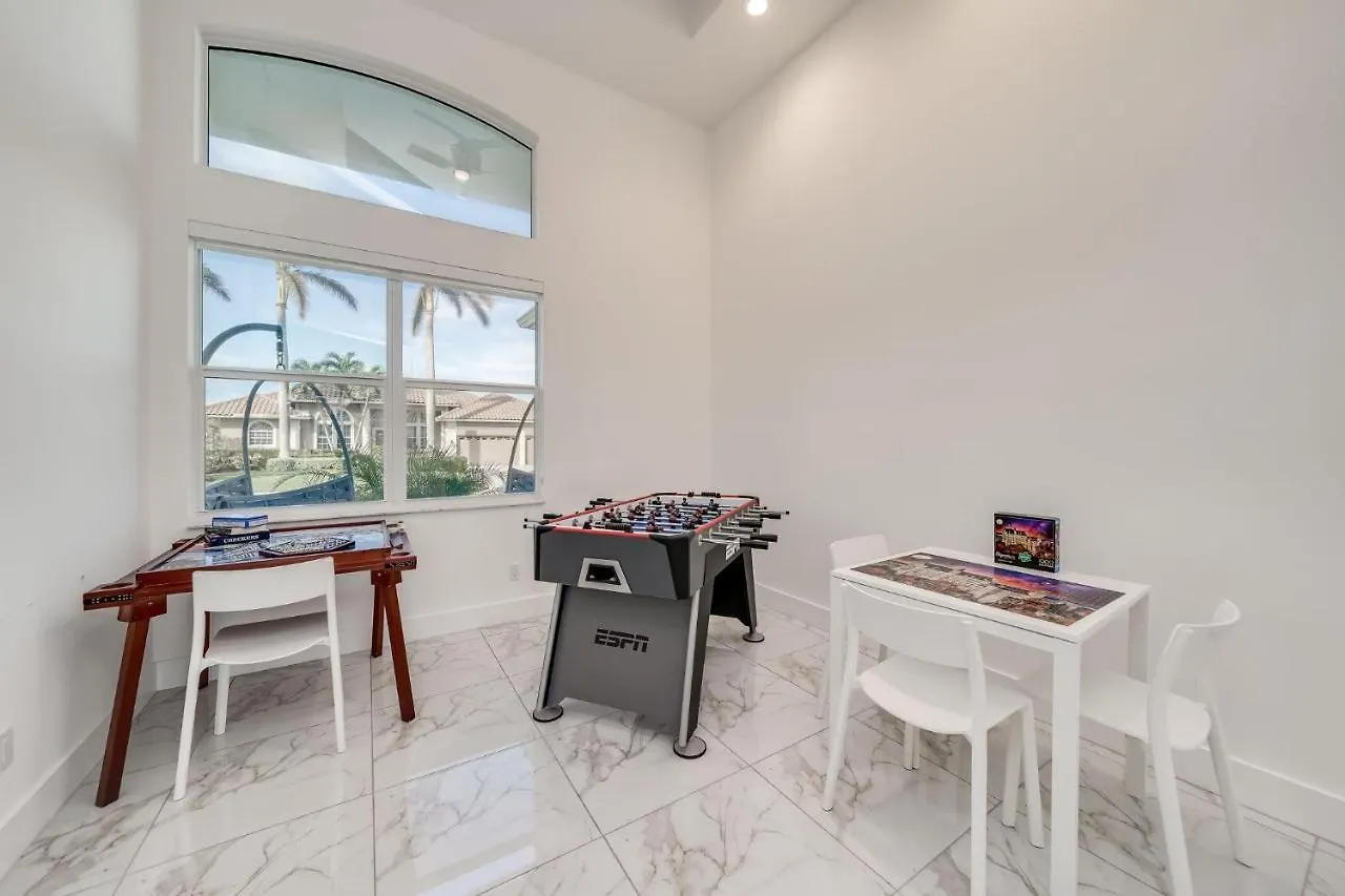 Holiday home 2017 Built Waterfront W/ Heated Pool, Hot Tub & Two Master Marco Island