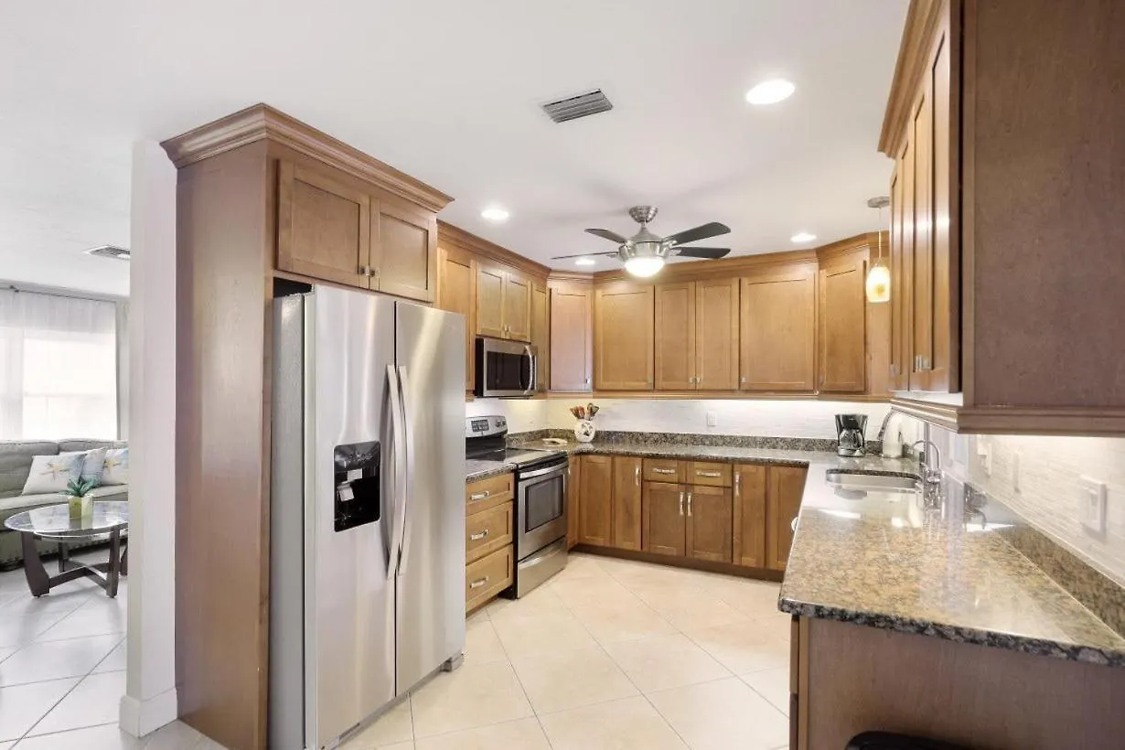 232 Tahiti Road Holiday home *