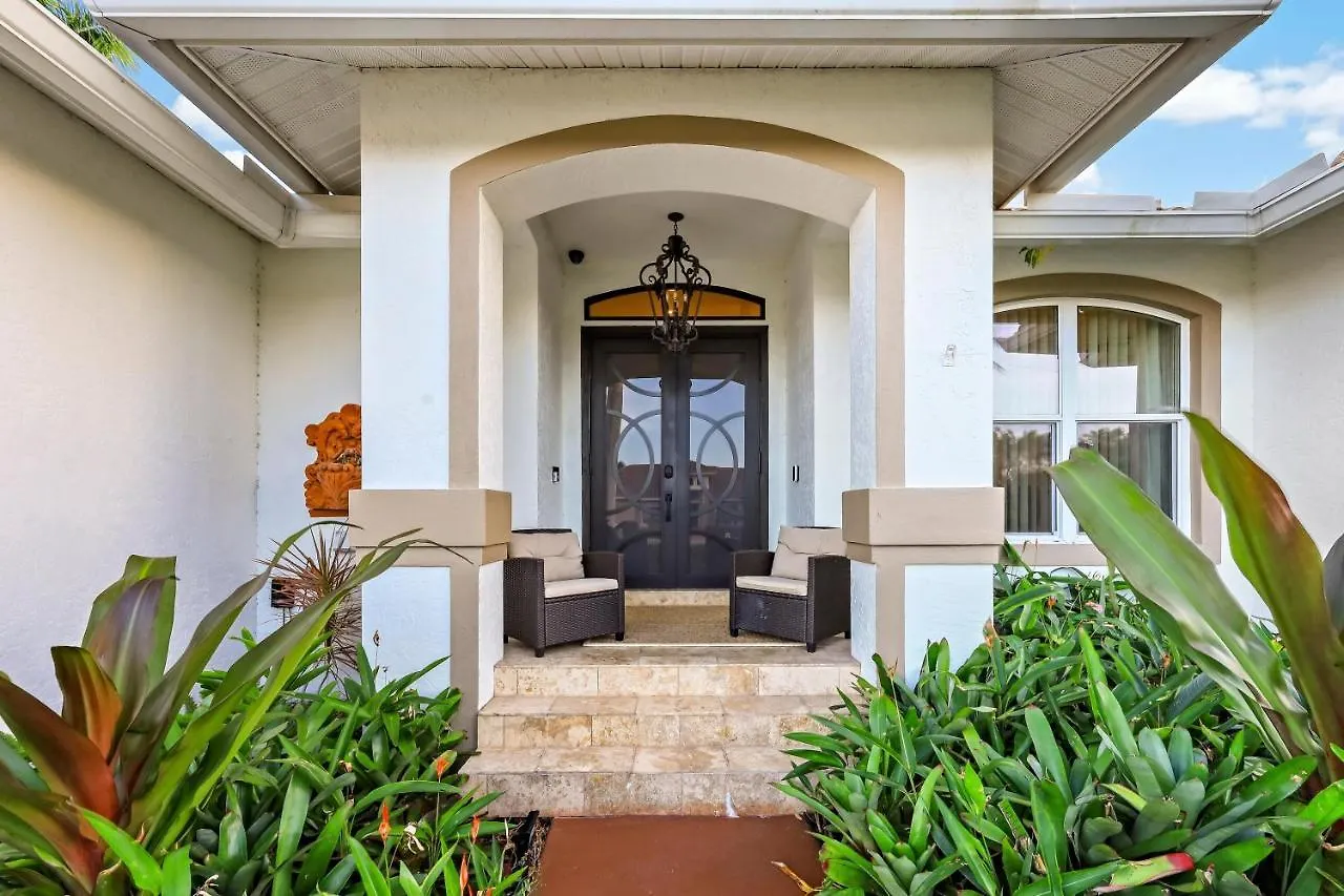 389 Colonial Avenue Holiday home Marco Island