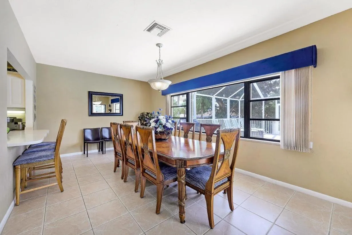 550 Inlet Drive