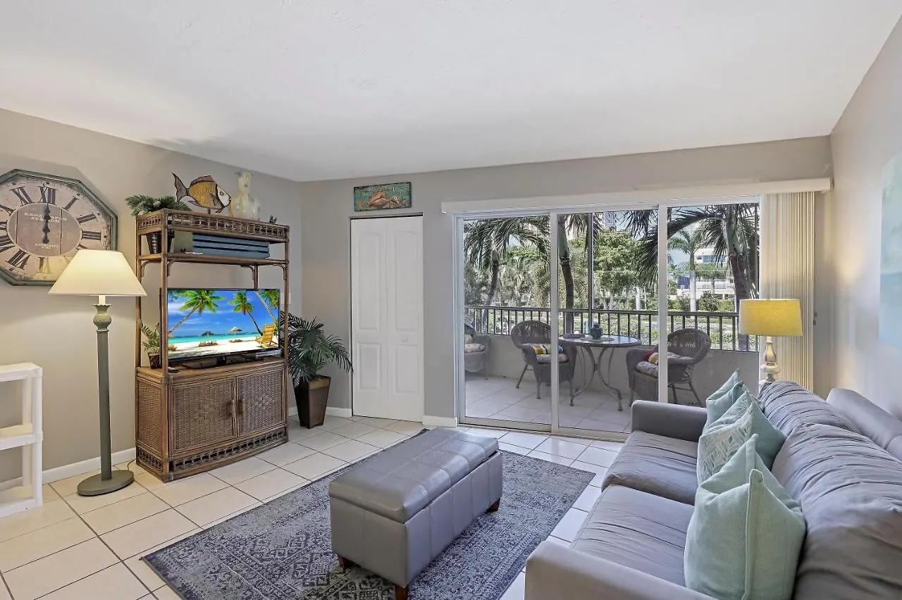 Holiday home Club 206