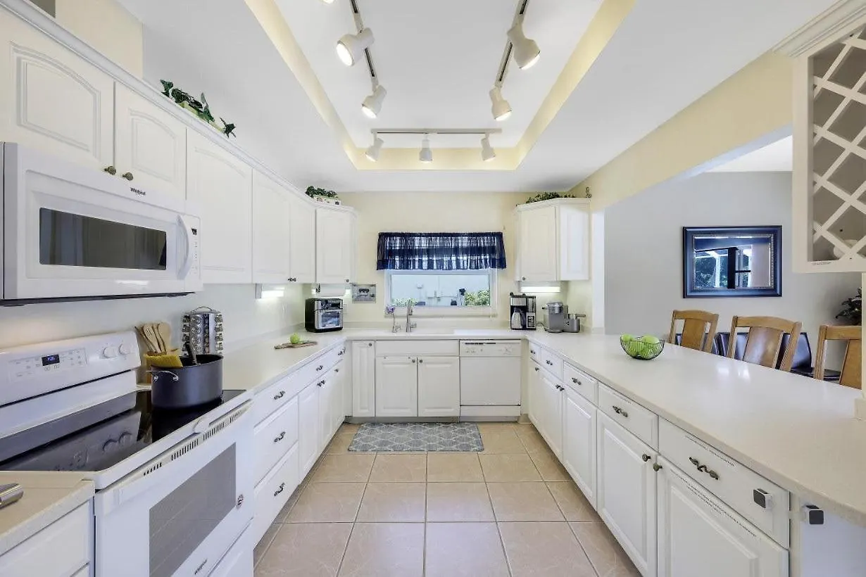 550 Inlet Drive