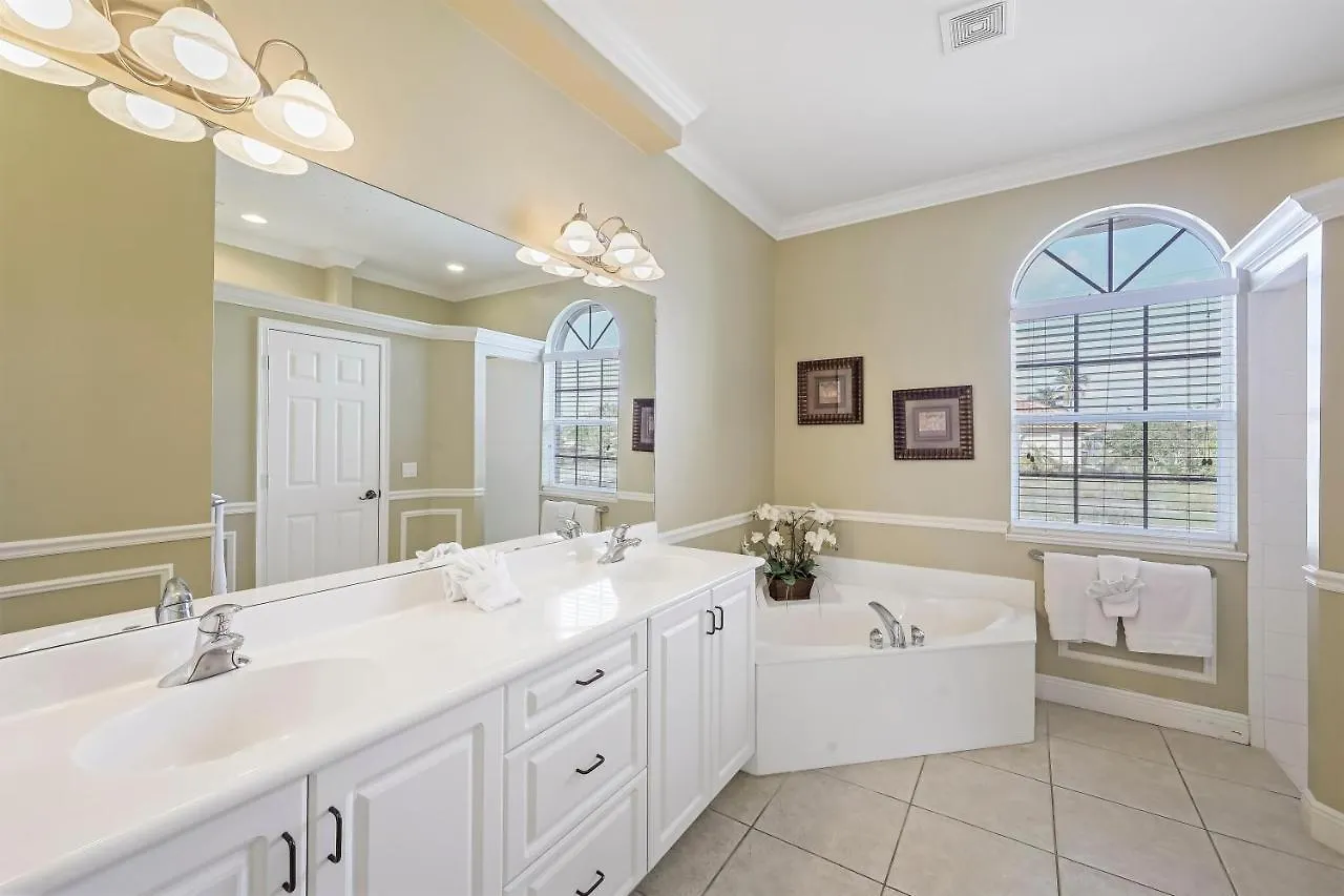 1611 Almeria Court Holiday home *