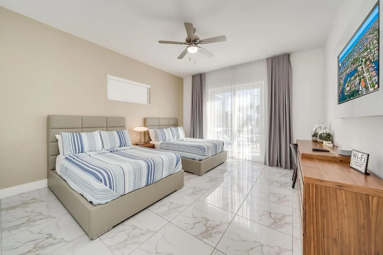 2017 Built Waterfront W/ Heated Pool, Hot Tub & Two Master Holiday home Marco Island