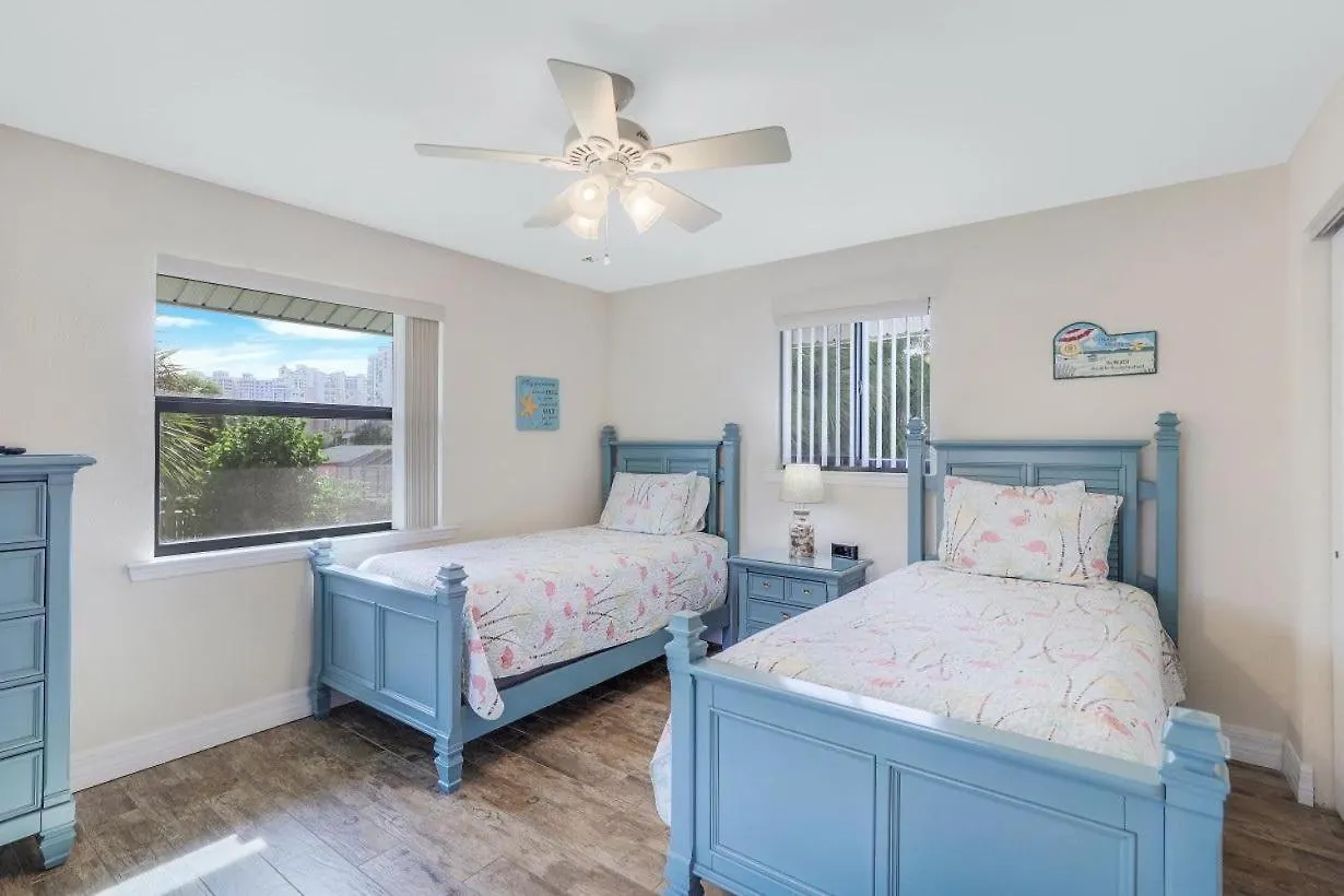 Holiday home 864 Swan Drive