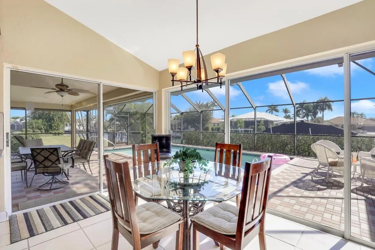 1221 Lamplighter Court Holiday home Marco Island